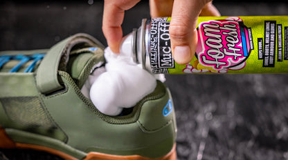 MUC-OFF PREMIUM BIKE SHOE CARE KIT